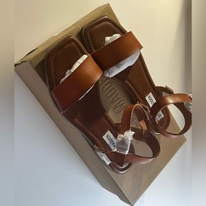 STEVE MADDEN Brazil Sandals Size 7